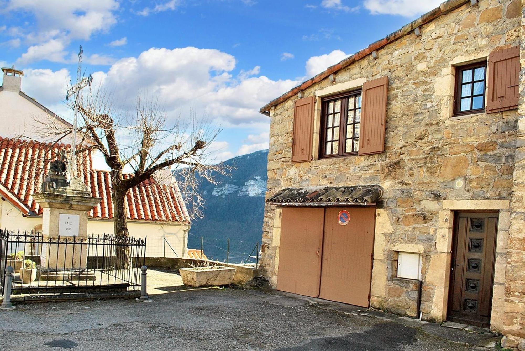 Maison Charmante Avec Vue Sur La Montagne, Mostuéjouls Exterior foto
